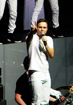 Olly Murs before alleged hair transplant in 2010